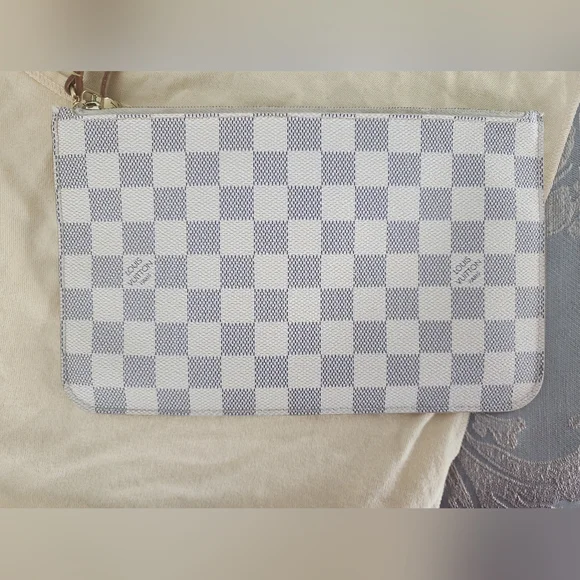 Louis Vuitton Checkered Clutch with Brown Strap - Picture 2 of 7